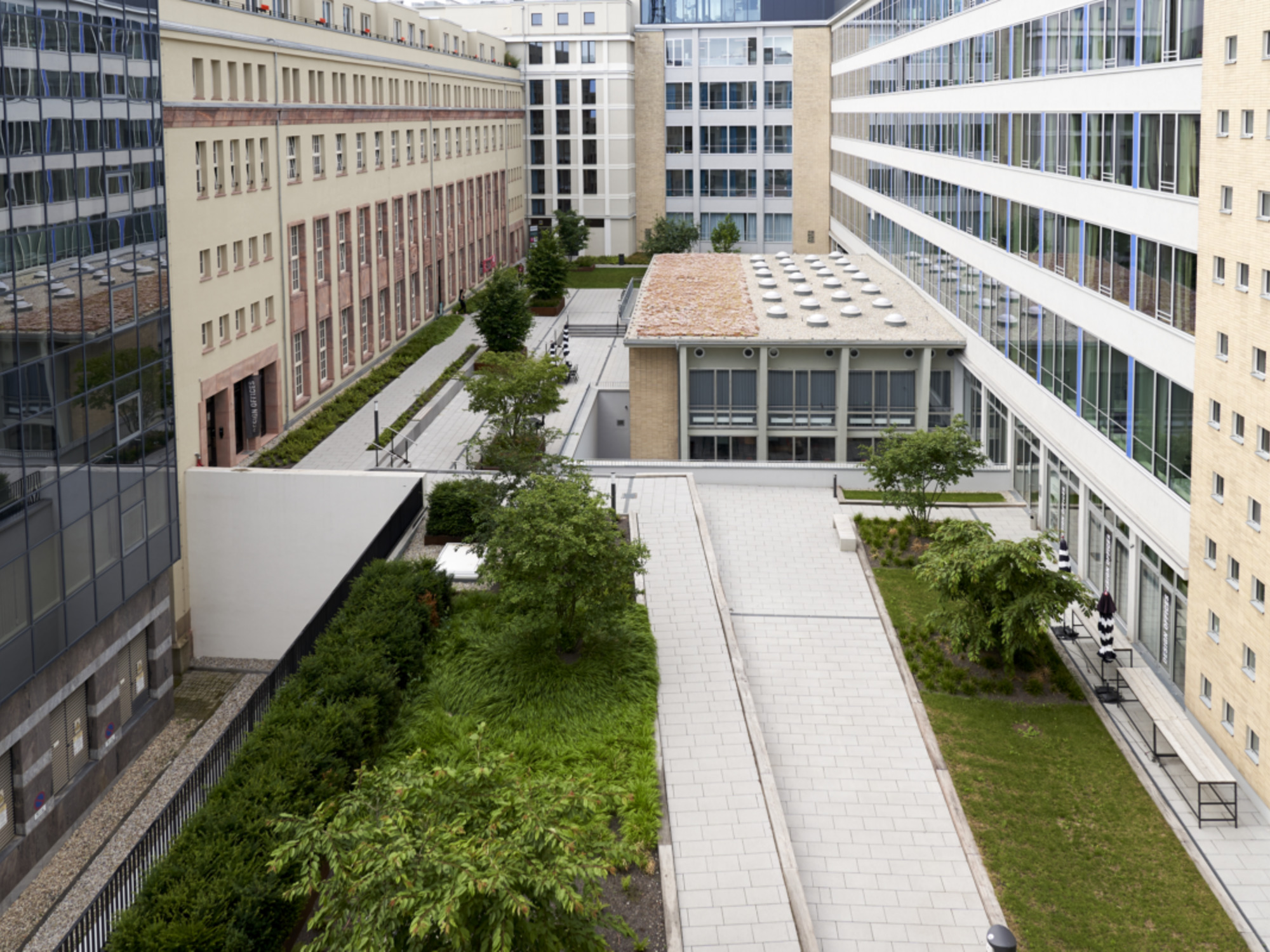 Begrünte Tiefgarage im Leipziger Geschäftskomplex - (ehem. Hauptpost). © Optigrün.